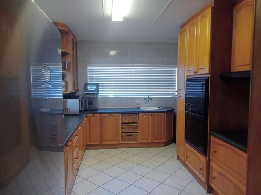 6 Bedroom Property for Sale in Aston Bay Eastern Cape